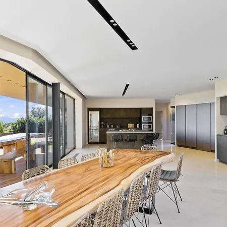 Villa Overlooking Bay Incredible - What'app - 0034-656-619-782 - For Reservations! Porto-Vecchio (Corsica)